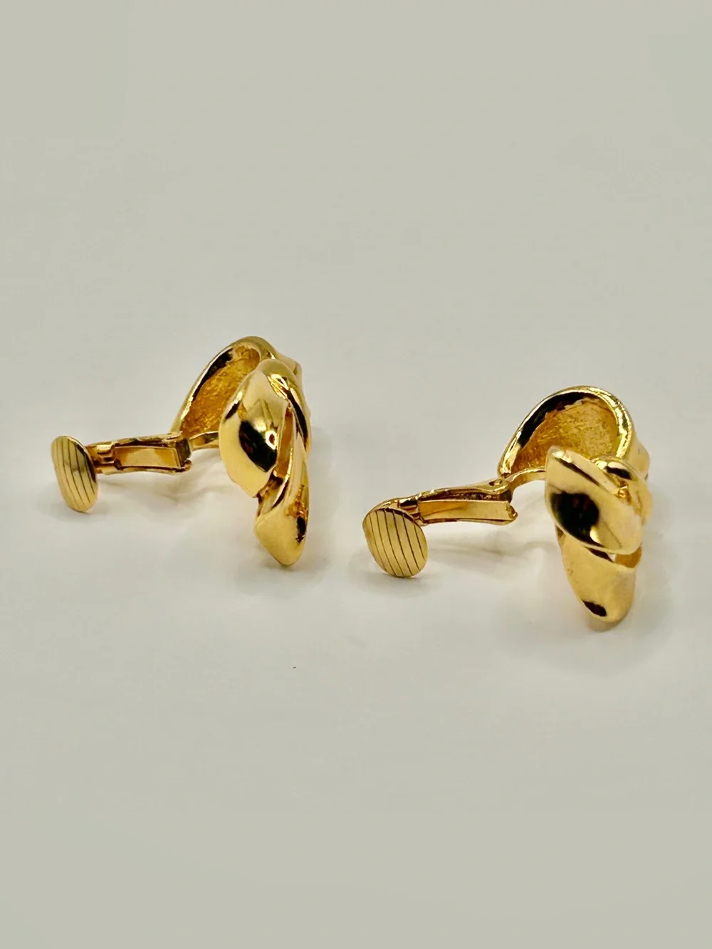 Vintage Avon Polished Gold-Plated Ribbon Knot Clip-On Earrings - Picture 6 of 10